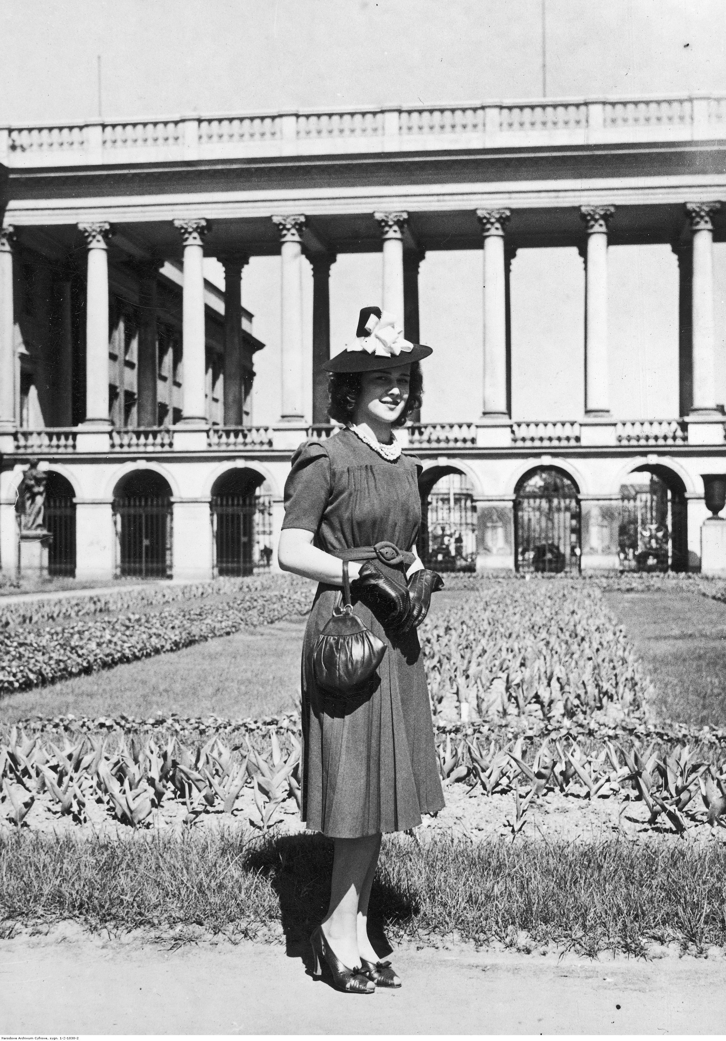 Miss Polonia USA Jadwiga Bieńko podczas pobytu w Warszawie, 1939 rok. Narodowe Archiwum Cyfrowe